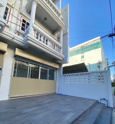 บ้านให้เช่า3 ชั้น ห้วยขวาง 3ห้องนอน ประชาราษฎร์บำเพ็ญซอย 9
