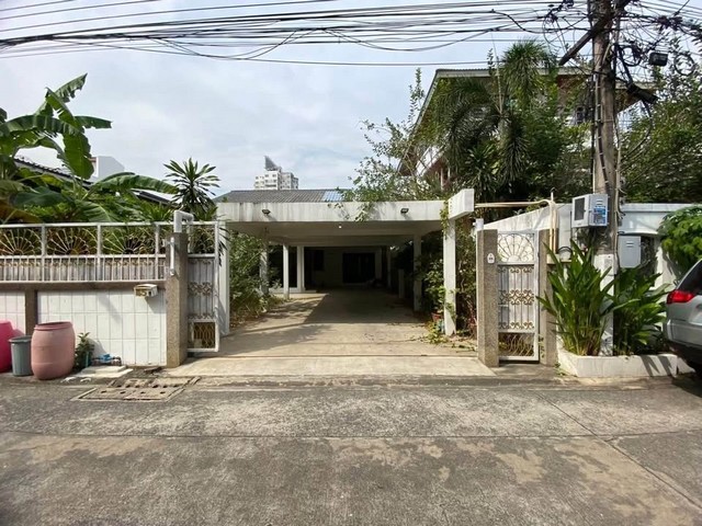 ขายบ้านเดี่ยว เนื้อที่ 102 ตรว. ย่านอินทามระ เดินทางสะดวก ใกล้ทาง