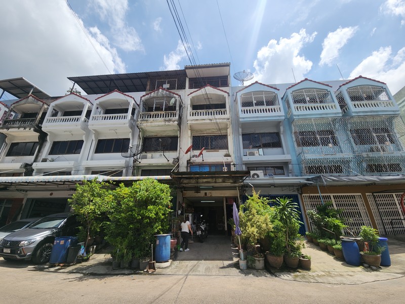 ขายอาคารพาณิชย์ 4 ชั้น พร้อมห้องพัก 10 ห้อง โซนพระราม 2 – บางบอน