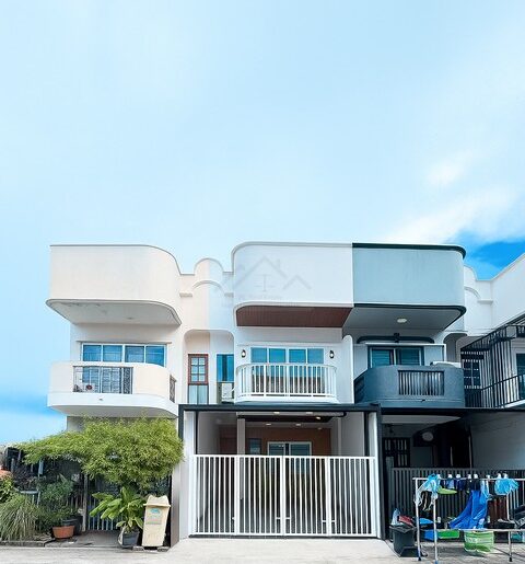 ขายทาวน์โฮม 3 ชั้น 17 ตรว. 84 แมนชั่น ลาดพร้าว84 ใกล้เลียบด่วน