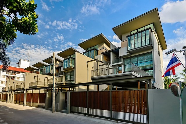 ให้เช่าโฮมออฟฟิศ ย่านเหม่งจ๋าย ห้วยขวาง ใกล้ทางด่วน เหมาะทำออฟฟิศ