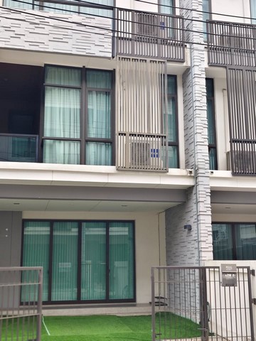 ให้เช่าทาวน์โฮม 3 ชั้น โครงการ Plex บางนา เฟอร์ครบพร้อมอยู่