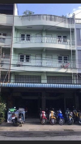 อาคารพาณิชย์ 3.5 ชั้น 2คูหา ทำเลทองใจกลางเมือง นครปฐม