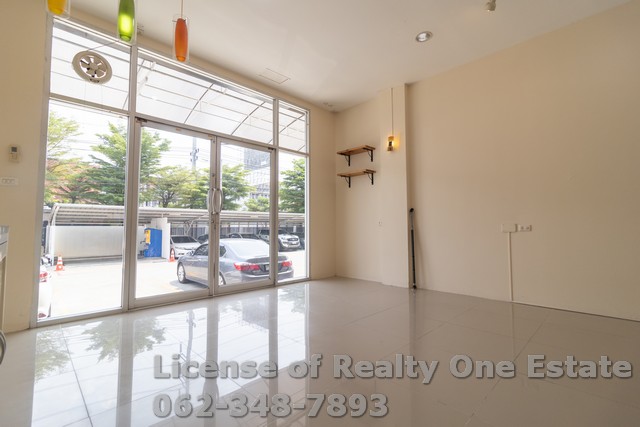 ขายด่วน คอนโด The Kith คลอง 2 ชั้นล่าง เปิดร้านได้ ใกล้โลตัส BTS