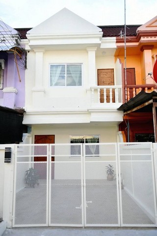 ทาวน์เฮ้าส์ 2 ชั้น ใกล้รพ.เทพปัญญา ขายพร้อมผู้เช่า ฟ้าฮ่าม
