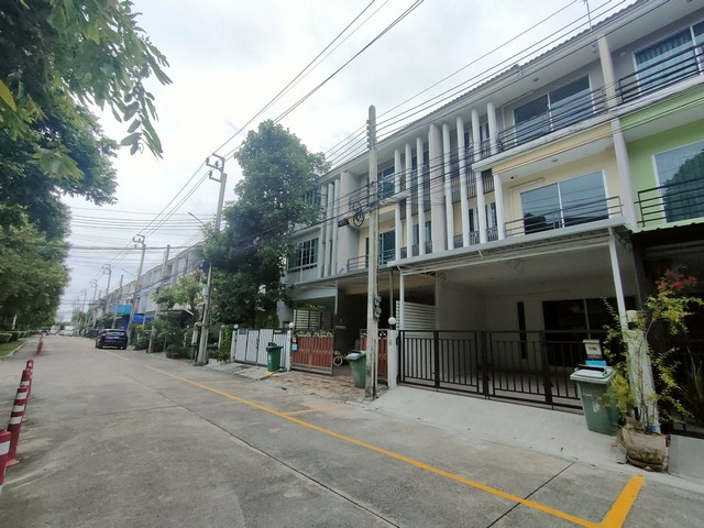 ขายพร้อมผู้เช่าทาวน์โฮม 3 ชั้น ม.วิสต้า พระราม 2 Renovate ใหม่