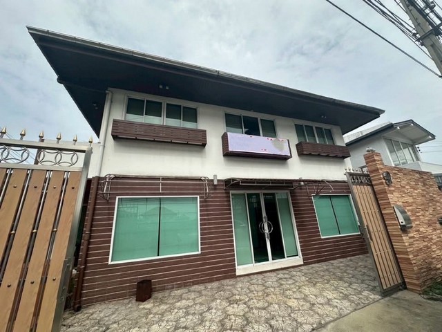 บ้านเดี่ยว ปลูกเอง ติดริมถนนราชพฤกษ์