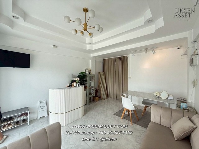 ขายทาวน์โฮม3 ชั้นครึ่งติดถนนข้าวหลามทางลงงบางแสนทำเลดี๊ดี ขาย 5.