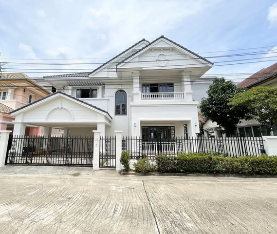 ให้เช่าบ้านเดี่ยว รีโนเวทใหม่ หมู่บ้านกรองทอง พัฒนาการ 32