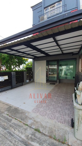 ให้เช่า ทาวน์โฮม 3ชั้น 4ห้องนอน หมู่บ้านชาลิสา ลาดพร้าววังหิน 34
