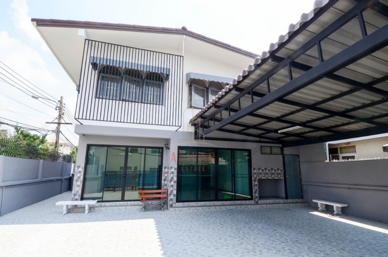 ให้เช่า บ้านเดี่ยว 2ชั้น 3ห้องนอน ย่าน โชคชัย4 เหมาะสำหรับ Home o