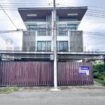 ทาวน์โฮมแฝด 3 ชั้น 72.1 ตร.ว.ย่านโชคชัย4 สตรีวิทยา 2 โครงการ Cozy