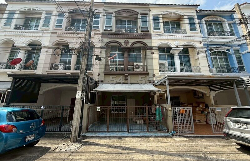 ขายทาวน์โฮม 3 ชั้นเล่นระดับ บ้านกลางเมือง โชคชัย 4