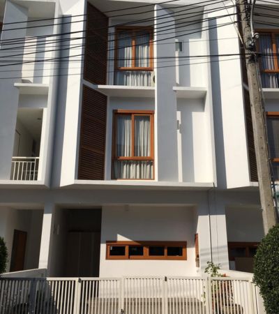 ทาวน์โฮม โมโนทาวน์ ฟ้าฮ่าม ใกล้เซ็นทรัล 5 นาที สไตล์โมเดิร์น มินิ