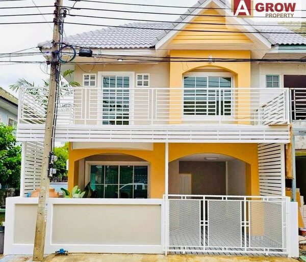 หมู่บ้านสุชา บางบัวทอง-สุพรรณ หลังมุม ติดทุ่งนา ตกแต่งครบพร้อมอยู