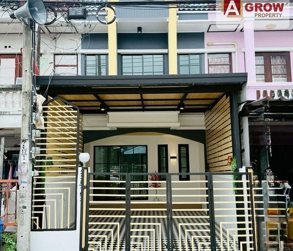 หมู่บ้านรุ่งนภา ซ.ร่มเกล้า16 รีโนเวทใหม่ทั้งหลัง พร้อมเข้าอยู่