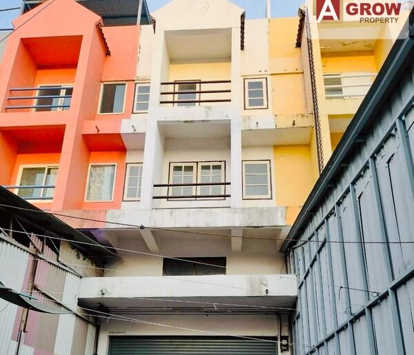ให้เช่าทาวน์เฮ้าส์ 3 ชั้น บางพลี ซอยบางปลา 2 ทำเลดีอยู่ตรงข้ามกับ