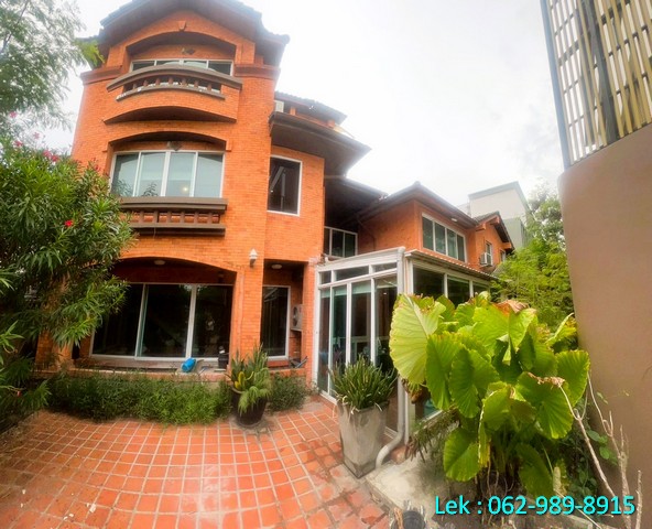 ขายบ้านเดี่ยว เอกมัย ซอย 10 ปรีดีฯ25 เนื้อที่ 120 ตรว. ทำเลดี