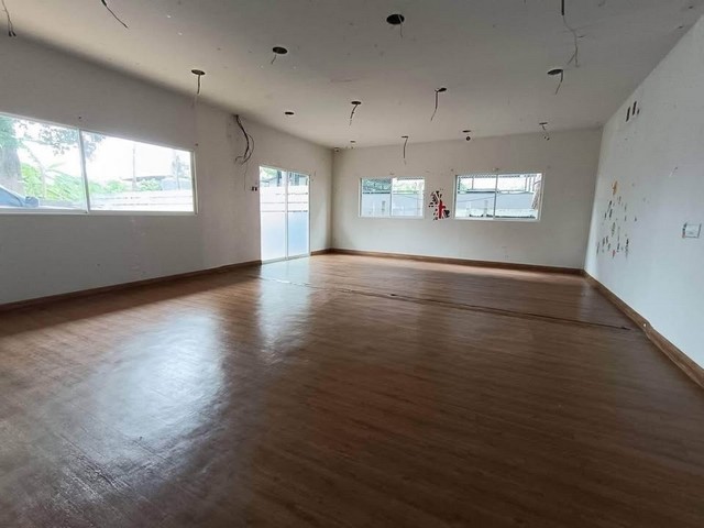 ให้เช่าที่ดินพร้อมอาคาร 200 ตรว.ซอยโยธินพัฒนา ใกล้เลียบด่วนรามอิน