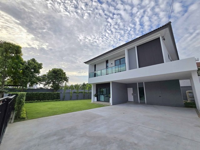 ให้เช่าบ้านเดี่ยว หลังมุม หมู่บ้านเซนโทร วิภาวดี พร้อมอยู่