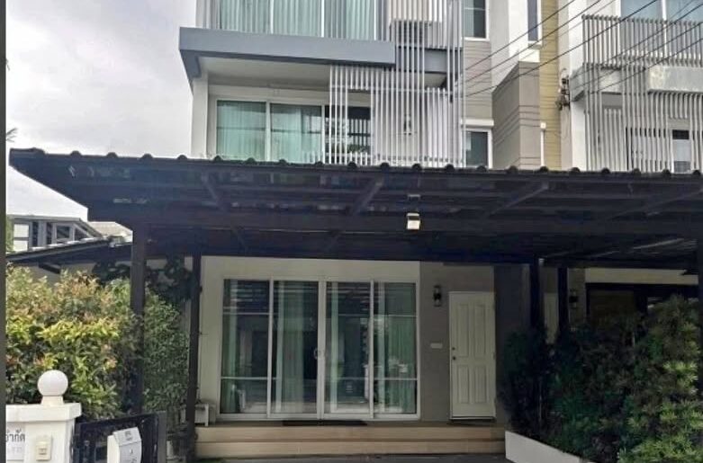 ให้เช่าทาวน์โฮม 3 ชั้นหลังมุม โครงการทาวน์ อเวนิว พระราม 9