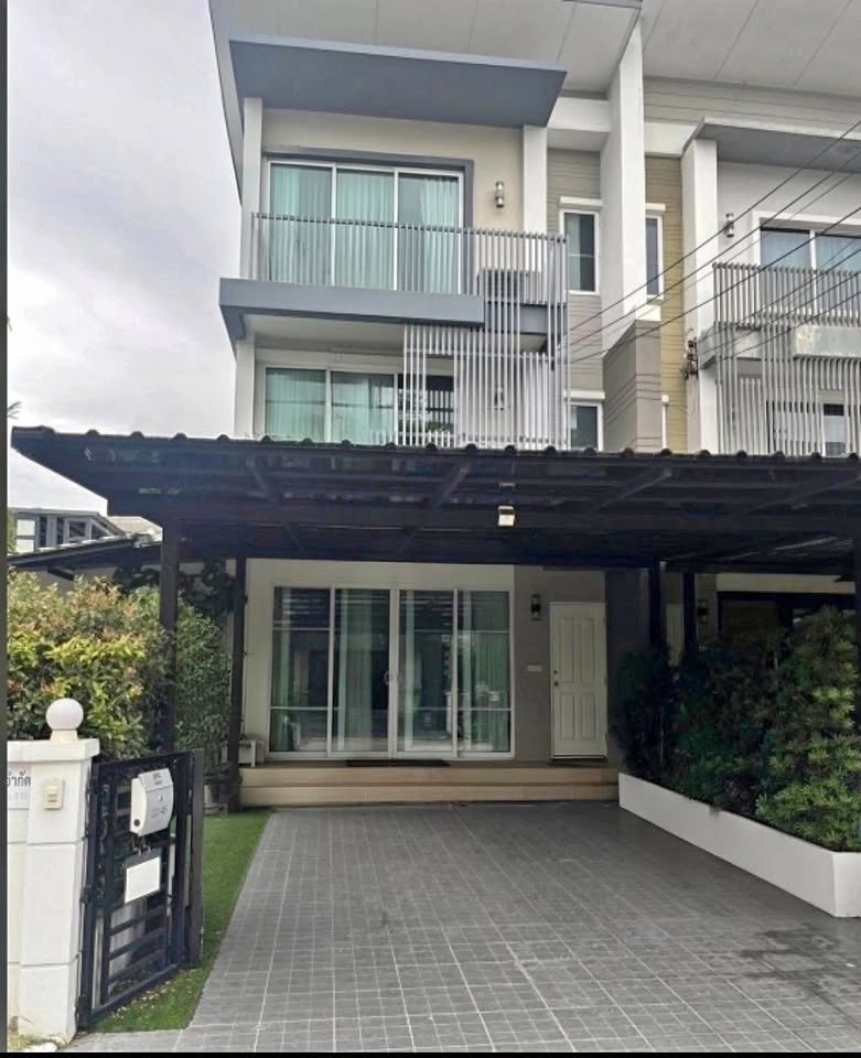 ให้เช่าทาวน์โฮม 3 ชั้นหลังมุม โครงการทาวน์ อเวนิว พระราม 9
