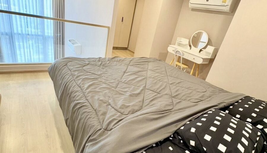 Life Rama 4 Asoke safe