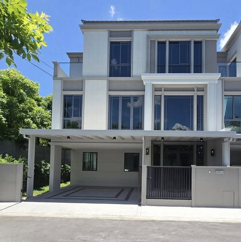 ให้เช่าทาวน์โฮมหรู 3 ชั้น หลังมุม บ้านกลางเมือง คลาสเซ่ สุขุมวิท