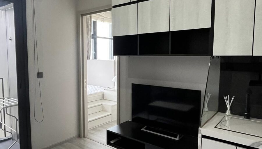 The Line 101 clean 12th floor