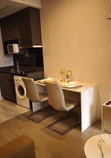 Ashton Asoke nice safe