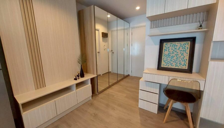 Regent Home Bangna clean