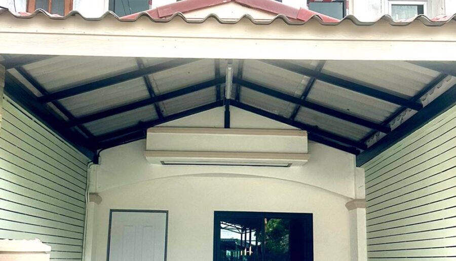 ขายทาวน์เฮ้าส์ หมู่บ้านอู่ทองวิลเลจ สุขาภิบาล 5 รีโนเวทใหม่ พร้อมอยู่ ฟรี! แอร์ 2 ตัว โทร 081-432-6587