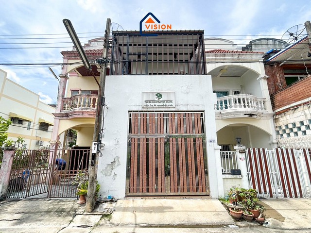 ขายด่วน ทาวน์โฮม 2 ชั้น ต่อเติมเต็มพื้นที่