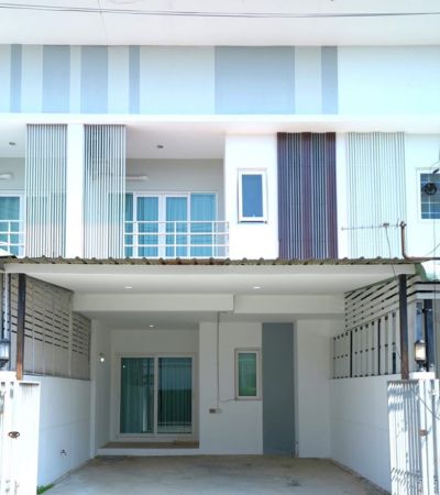 ทาวน์โฮม พร้อมอยู่ The Urbana 3 ใกล้ รร.นานาชาติ UCIS 5 นาที เฟอร