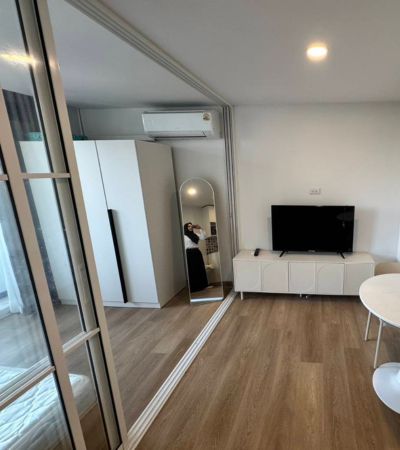 คอนโด 103 สวนดอก ตรงข้าม รพ.สวนดอก ห้องแยกโซนนั่งเล่น มีระเบียง