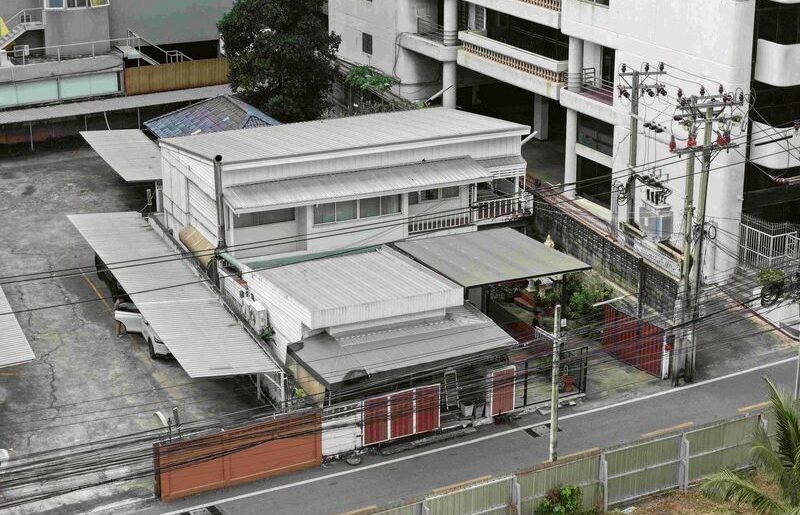 ขายบ้าน พร้อมร้านอาหาร 2 ชั้น เอกมัย-สุขุมวิท 42 ใกล้ BTS ทำเลหายาก ใจกลางเมือง โทร 089-0663888