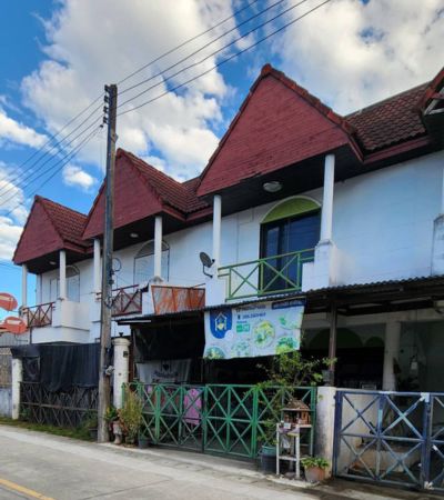 ทาวน์เฮ้าส์ 2 ชั้น แยกหลุยส์ ตรงข้ามร้านนพดลพาณิชย์ ใกล้บ้านในโคร