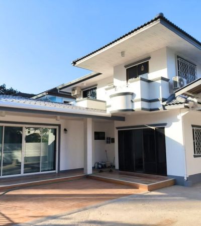 vหมู่บ้านดลยา ใกล้รวมโชค บ้านรีโนเวทใหม่ทั้งหลัง สภาพสวย