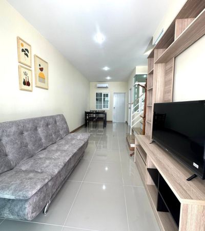 ทาวน์โฮมสไตล์อังกฤษ ในโครงการ Golden Townกาดรวมโชค ยังไม่เคยมีใคร