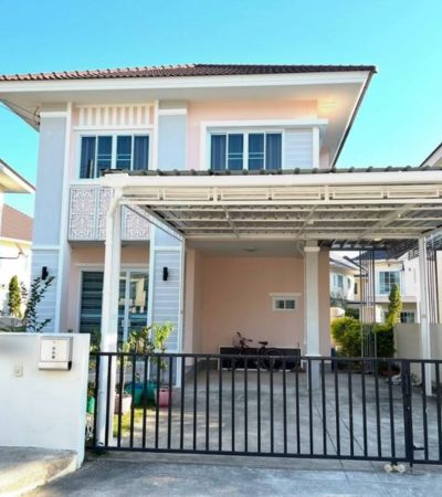 บ้านเดี่ยวหลังใหญ่ ในโครงการดีญ่าวาเล่ย์สารภี บ้านเลขที่มงคล พร้อ