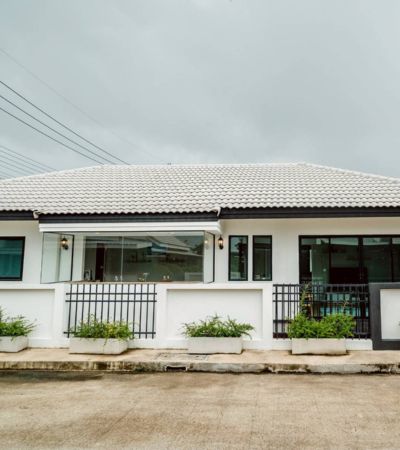 บ้านเดี่ยวมินิมอลทรงปั้นหยา, เข้าตัวเมืองเชียงใหม่ 30 นาที บ้านแต