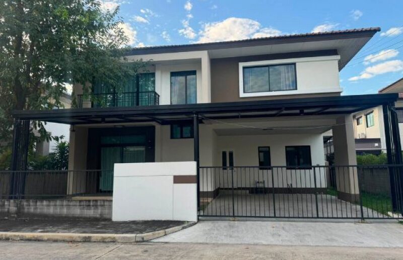 บ้านเดี่ยวหลังใหญ่ โครงการวรารมย์ พรีเมี่ยม แก้วนวรัตน์ พร้อมเฟอร
