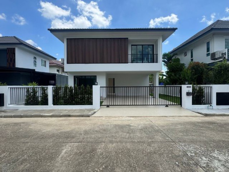 บ้านเดี่ยวในโครงการ ภูฟ้าการ์เด้นโฮม โครงการ 4 พร้อมเฟอร์บิ้วท์อิ
