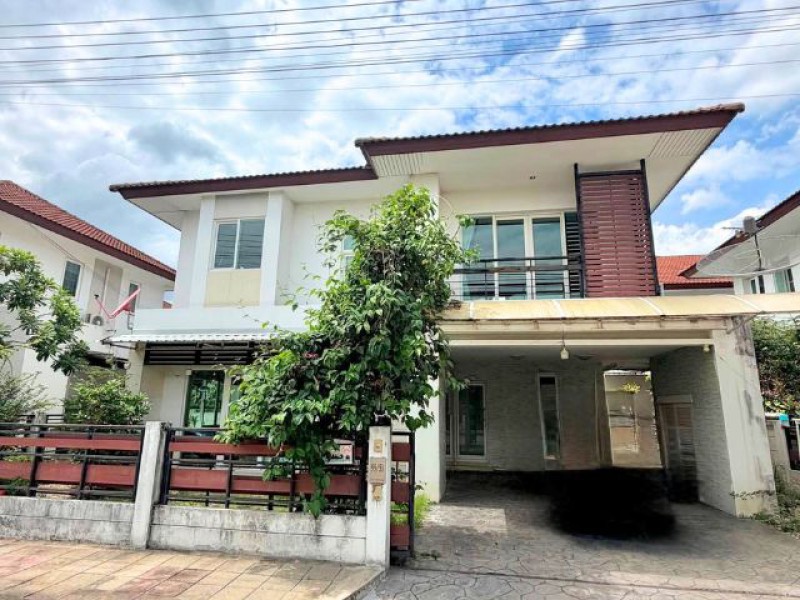ดิเออบาน่า 1 ใกล้รร.นานาชาติ เพียง 5 นาที บ้านหลังใหญ่ เฟอร์นิเจอ