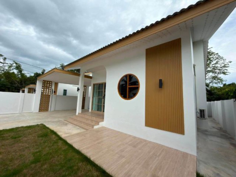 บ้านเดี่ยวสไตล์ Minimal, สารภี บ้านใหม่ เฟอร์ครบพร้อมอยู่ น้ำไม่ท
