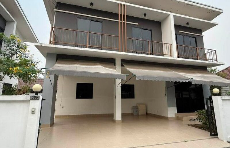 บ้านนอกโครงการ บรรยากาศเงียบสงบ ติดกับ หมู่บ้านธารอิงดอยหางดง เฟอ