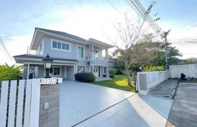 หมู่บ้าน ธนาพรปาร์คโฮม 5 บ้านพื้นที่ใหญ่ ฟังก์ชันครบ เฟอร์นิเจอร์