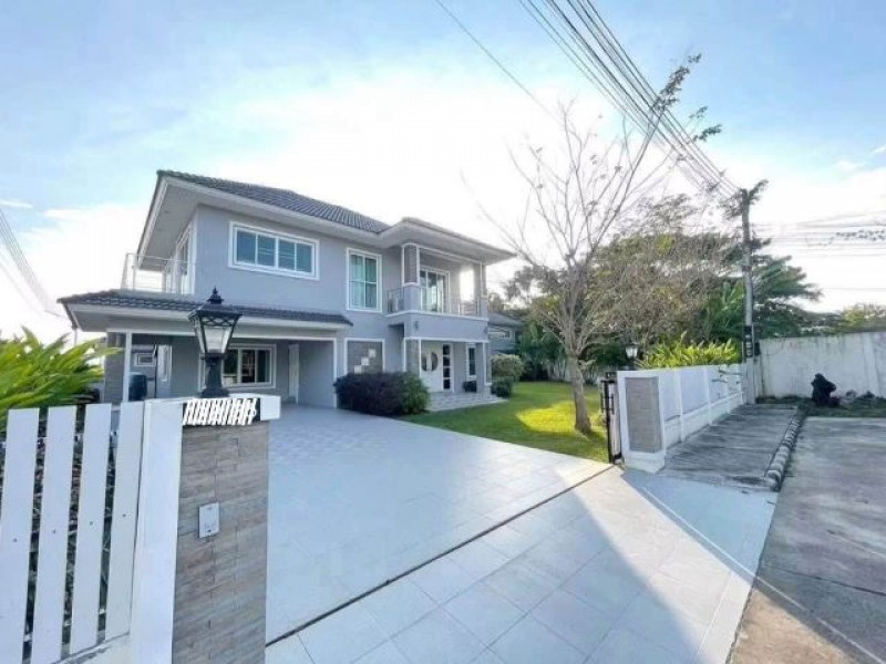 หมู่บ้าน ธนาพรปาร์คโฮม 5 บ้านพื้นที่ใหญ่ ฟังก์ชันครบ เฟอร์นิเจอร์