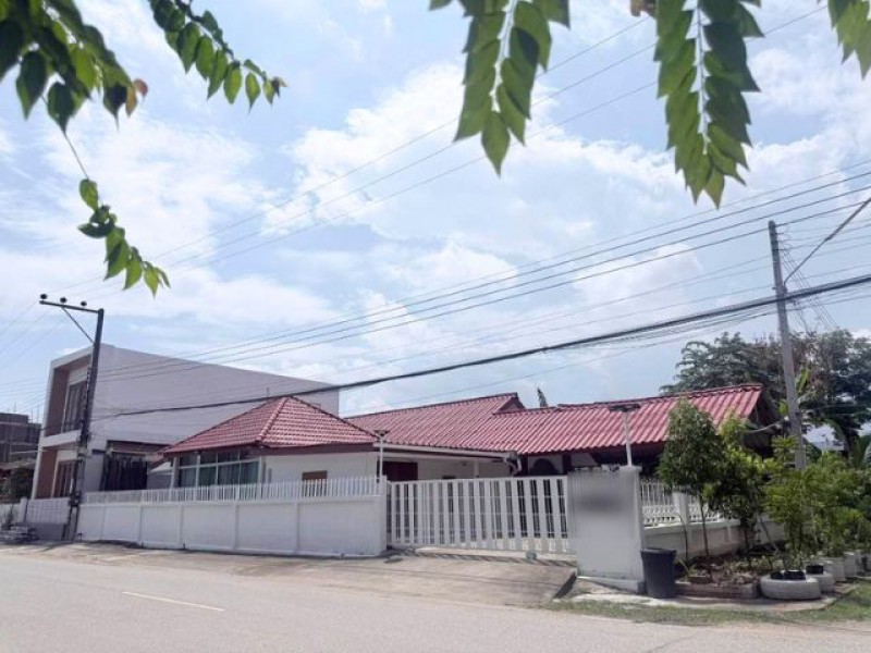 บ้านเดี่ยวหลังใหญ่ (5 ห้องนอน) พื้นที่เยอะ ใกล้ตลาดเจริญ สี่แยกหล