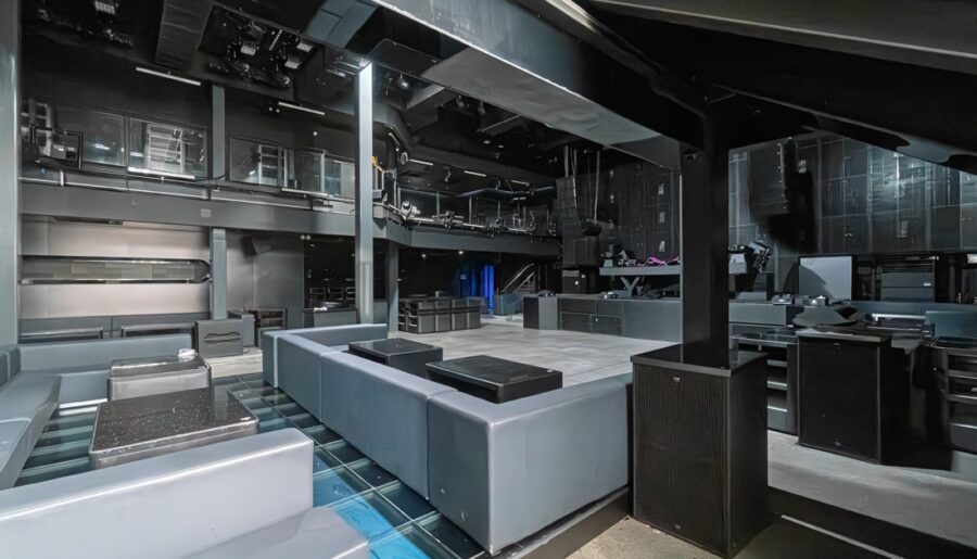 ปล่อยเช่า ผับ ไนต์คลับ (Nightclub) เซ้งอาคาร 3 ชั้น 2,100 ตรม. ทำเลใจกลางเอกมัย สามารถดำเนินธุรกิจต่อได้ทันที โทร 090-6360022